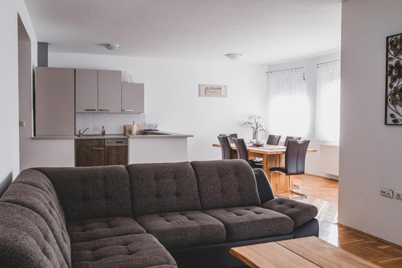 Helles 3 Schlafzimmer Apartment Zwischen Zagreb Zentrum & Natur Bagian luar foto