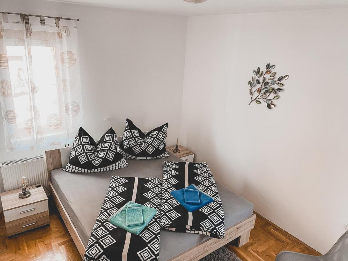 Helles 3 Schlafzimmer Apartment Zwischen Zagreb Zentrum & Natur Bagian luar foto